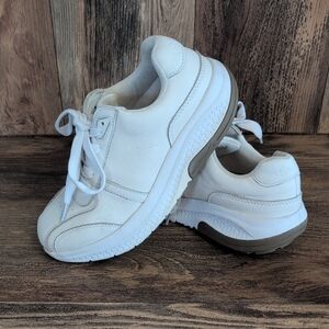 Comfort Fit by Gravity Defyer VersaShock GDEFY Leather Sneakers 7.5        M486